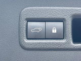 【パワーバックドア】スマートキーや運転席のボタンを押すだけでリアゲートが自動で開閉します!荷物を持っている時や、高い位置にあるバックドアを閉める際に便利な機能です♪
