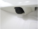バックカメラが付いているので後方確認が非常にしやすいです。今や運転初心者も熟練者も必須装備!ついていて損はないですね♪