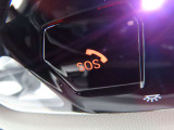 SOSコール/エアバックが展開するような深刻な事故において、自動でSOSコールを発信します。車内で急病人が出るような緊急時は、手動で発信可能です。
