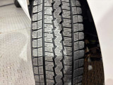 タイヤサイズは195/80R15 107/105L LTです♪