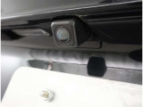 バックカメラが付いているので後方確認が非常にしやすいです。今や運転初心者も熟練者も必須装備!ついていて損はないですね♪
