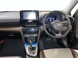 運転席は見やすく整理され、ナビも美しく装着され操作性にも優れています!
