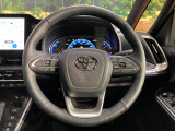 【純正革巻きステアリング】上質な革を使用することで、手にしっかり馴染みとても運転しやすいハンドルです♪