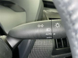 【オートライト】車外の明るさに応じて自動的にライトの点灯・消灯をしてくれます