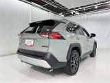 「バックフォルム」です。トランク・ラゲッジスペースには、多くの荷物を入れることが可能です。