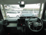 大きなフロントガラスで運転中の視界良好☆