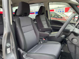 ひじ掛けが付いて運転が楽です