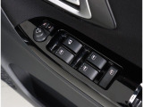 運転席ドアにはパワーウインドウやドアロックなどの各種スイッチを使いやすく配置!!快適な運転をサポートします!!