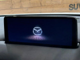 【マツダコネクト】車内の雰囲気にマッチした一体型タイプのディスプレイ。各種車輌設定やBluetooth再生等、様々な機能が楽しめます。専用SDカードのご購入で、ナビ機能も使用出来ます。