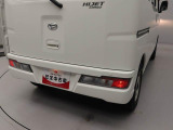 愛知ダイハツではお車をご購入頂いた後が本当のお付き合いのスタートだと思っています。 ですので定期点検や車検もお得なパックをご用意してお客様に頼りにされるダイハツディーラーを目指しています☆