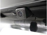 バックカメラが付いているので後方確認が非常にしやすいです。今や運転初心者も熟練者も必須装備!ついていて損はないですね♪
