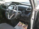 運転席・助手席の俯瞰視点です!乗った際のイメージが湧きますね!