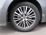 タイヤサイズは【225/55R18】です☆