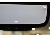 電子インナーミラー型ドラレコ(前・後方カメラ)搭載。前方・後方の2つのカメラで常時同時録画。万が一の場合、責任の所在を明確にできますし、後方からの煽り運転に遭遇した場合でも記録が残ります。