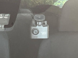 【ドライブレコーダー】ドライブレコーダー装備!走行中はもちろん、あおり運転や事故に遭遇した際、映像で記録し、万一のリスクに備えます。※記録用SDカードはお客様ご自身でご準備いただく必要があります。