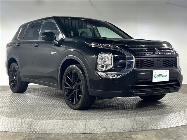 アウトランダー PHEV 2.4 ブラック エディション 4WD 4WD サンルーフ