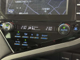 左右独立温度コントロールフルオートエアコンです。運転席、助手席それぞれで独立して温度設定ができます。冷え性の方が乗っても安心ですね♪