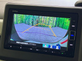 【バックカメラ】駐車時に後方がリアルタイム映像で確認できます。大型商業施設や立体駐車場での駐車時や、夜間のバック時に大活躍!運転スキルに関わらず、今や必須となった装備のひとつです!