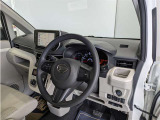 見通しのよいすっきりとした視界で、誰でも運転しやすいです。運転のしやすさは疲れにくさにも繋がりますよ♪