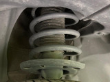 お車を安心してお乗りいただく為には、足回りの定期点検が欠かせません。サービスサポート(有償保証)では無料点検もご提供しており、安心のカーライフをお過ごしいただけるサポート体制が整っています。