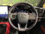 【純正革巻きステアリング】上質な革を使用することで、手にしっかり馴染みとても運転しやすいハンドルです♪