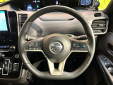 【純正革巻きステアリング】上質な革を使用することで、手にしっかり馴染みとても運転しやすいハンドルです♪