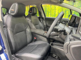 運転席シート廻りは使用感も少なく、良好な状態となっています。前オーナー様が丁寧に使っていたことがよくわかりますね。