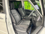 運転席シート廻りは使用感も少なく、良好な状態となっています。丁寧に使われていたことがよくわかりますね。