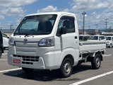 当店は最新鋭の設備を完備した大型工場併設店です☆車検・点検などオーナー様の信頼を得られるよう日々整備士達は努力を欠かしません。ハイブリッドに関する知識や診断機など確りご用意し安心をお届けします☆
