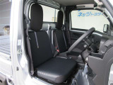 視野が広く操作しやすい運転席