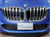 BMW代表的な特徴のキドニーグリル。BMWのすべてのモデルに採用され、BMWらしさを強調しております。