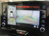 パノラミックビューモニター付きです。車両を上から見たような映像をディスプレイオーディオ画面に表示。運転席からの目視だけでは見にくい、車両周辺の状況をリアルタイムでしっかり確認できます。