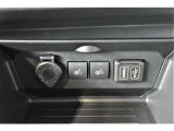 運転席、助手席シートヒーター付きです。