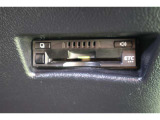 ボイスタイプのETC搭載。高速道路出入口もスマートに通過! 今やマストアイテムですね。納車前には使用できるようにセットアップをさせていただきます。ETCカードの取扱もしておりますのでご相談ください。