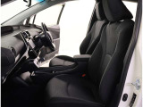 フロントベンチシートなので、運転席広々、助手席も広々!