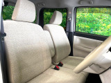 運転席まわりには十分なスペースがあり、大柄な方でもゆったり運転していただける環境です。