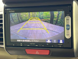 【バックカメラ】駐車時に後方がリアルタイム映像で確認できます。大型商業施設や立体駐車場での駐車時や、夜間のバック時に大活躍!運転スキルに関わらず、今や必須となった装備のひとつです!