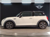気密性の高いMINIは外観のかわいらしさとは裏腹に、外の雑音を遮り、高級感のある快適なドライブをお楽しみいただけます。