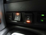 運転席・助手席にはシートヒーターがついています。