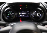 マルチインフォメーションディスプレイ付きのメーターです!エコ運転へ導く多彩な情報を表示してくれます。