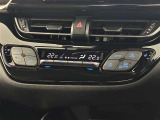 左右独立温度コントロールフルオートエアコンです。運転席、助手席それぞれで独立して温度設定ができます。冷え性の方が乗っても安心ですね♪