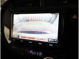 バックガイドモニターで、後方を確認しながら安心して駐車することができます。運転初心者も熟練者も必須の機能ですよ!
