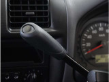 【シフトレバー】シフトもとても操作しやすいデザインになっております。運転する人の事を第一に考えた操作性の高い仕様です。