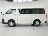 レジアスエース 2.8 DX ロング ディーゼル 4WD 