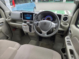 インパネ周辺です。視界も広く安心して運転できます。