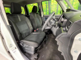 運転席シート廻りは使用感も少なく、良好な状態となっています。丁寧に使われていたことがよくわかりますね。