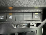 ステアリングヒーター付き。寒い日のドライブも、手のひらから温めてくれます。
