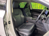 【シートヒーター&ベンチレーション】夏場は涼しい風でお尻や背中の熱やムレを防ぎ、冬はエアコンよりも早く温まってポカポカに!季節を問わず快適に過ごせます。