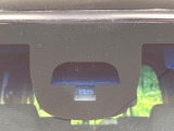 【ホンダセンシング】走行中に前方の車両等を認識し、衝突しそうな時は警報とブレーキで衝突回避と被害軽減をアシスト。より安全にドライブをお楽しみいただけます。