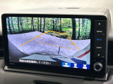 【バックカメラ】駐車時に後方がリアルタイム映像で確認できます。大型商業施設や立体駐車場での駐車時や、夜間のバック時に大活躍!運転スキルに関わらず、今や必須となった装備のひとつです!